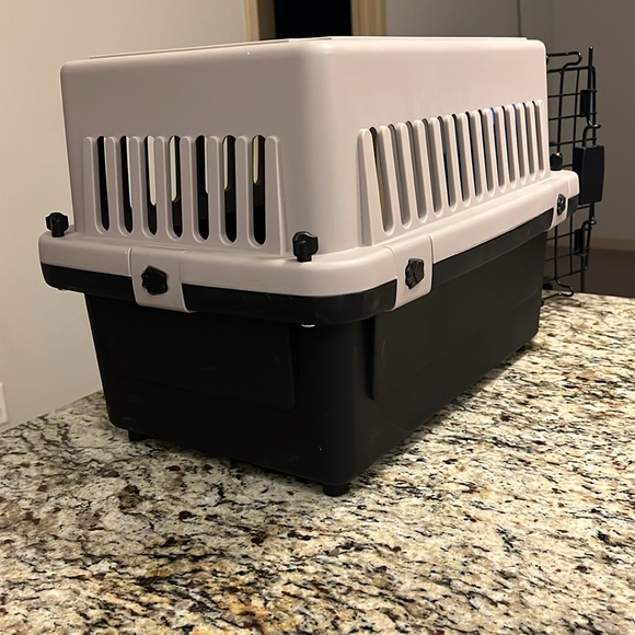 Sturdy Cage to transport small dogs, cats, bunnies, gerbals etc - Picture 4 of 4